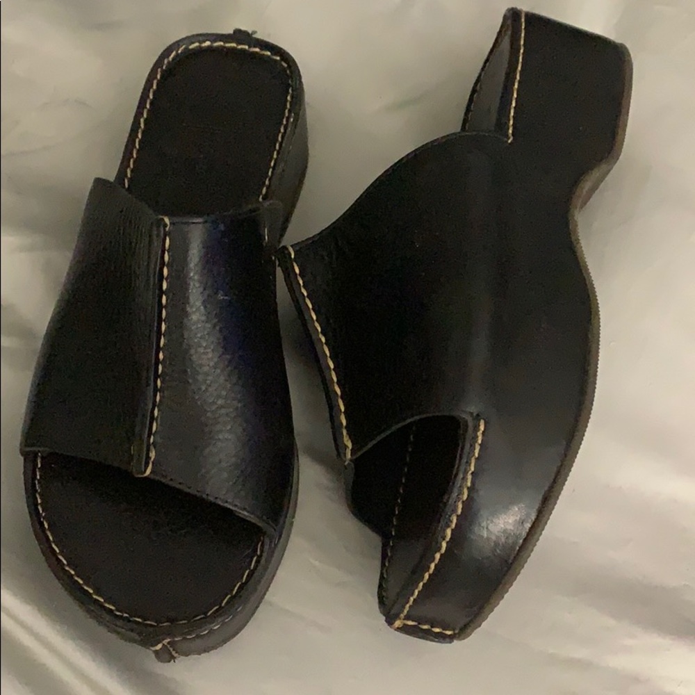 Cole haan beautiful leather wedged sandals